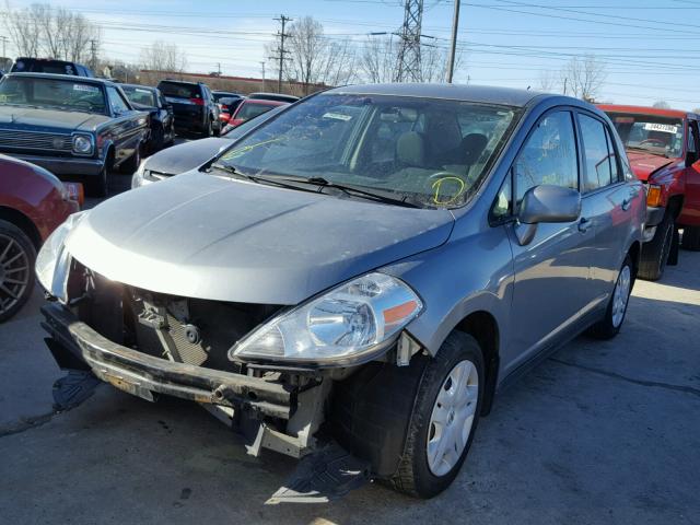 3N1BC1AP4BL379742 - 2011 NISSAN VERSA S GRAY photo 2