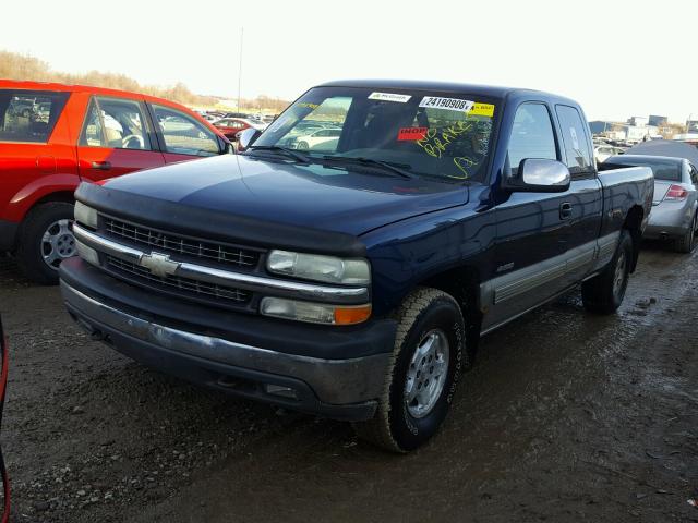 2GCEK19T721311516 - 2002 CHEVROLET SILVERADO BLUE photo 2