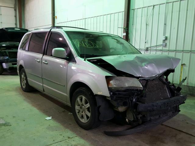 2A4RR5D11AR289095 - 2010 CHRYSLER TOWN & COU SILVER photo 1