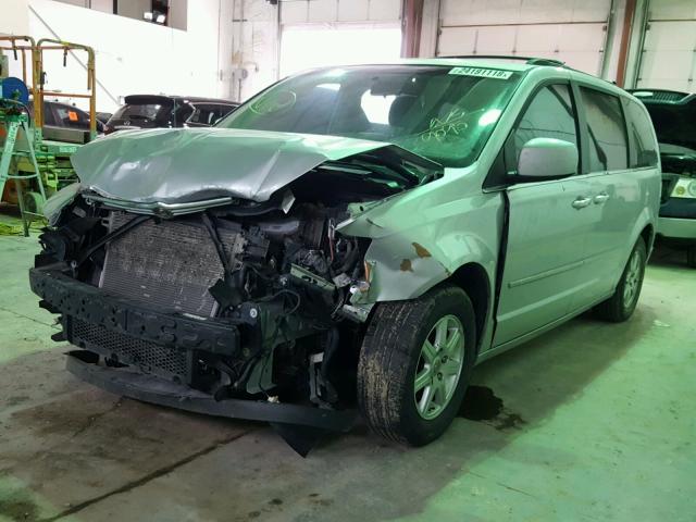 2A4RR5D11AR289095 - 2010 CHRYSLER TOWN & COU SILVER photo 2