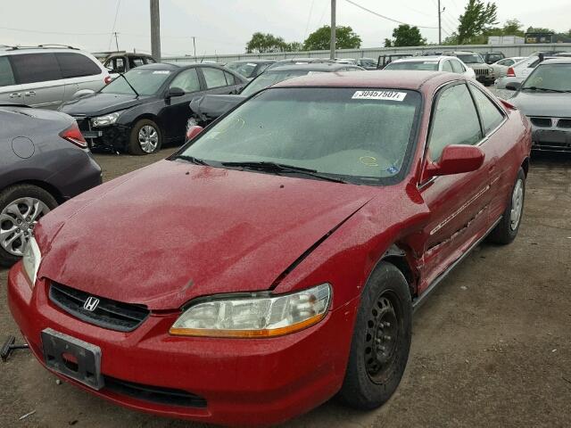 1HGCG2244XA026093 - 1999 HONDA ACCORD LX RED photo 2