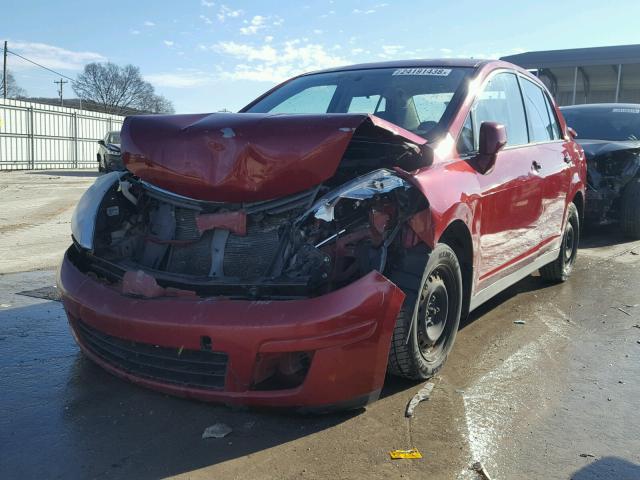 3N1BC11E49L480644 - 2009 NISSAN VERSA S RED photo 2