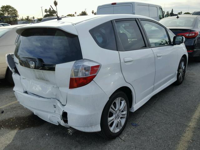 JHMGE8H64BC004382 - 2011 HONDA FIT SPORT WHITE photo 4