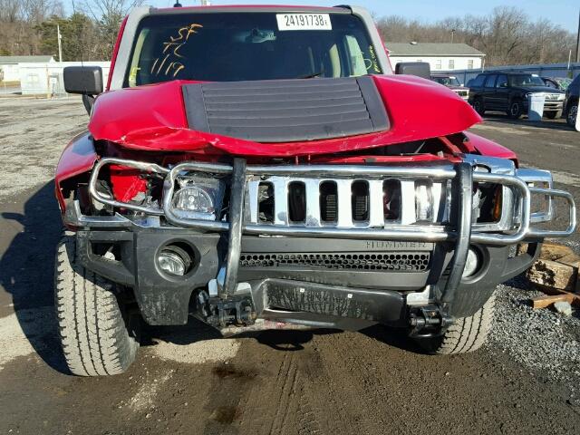 5GTDN136068327414 - 2006 HUMMER H3 RED photo 9