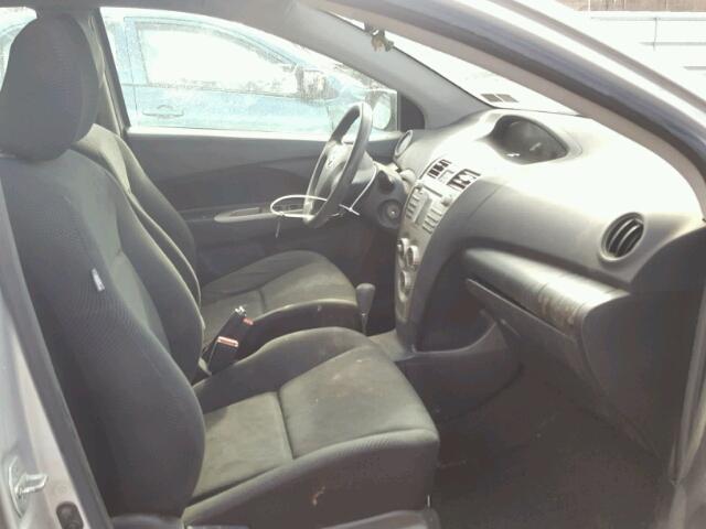 JTDBT903991333609 - 2009 TOYOTA YARIS SILVER photo 5