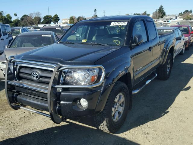 5TETU62N27Z445766 - 2007 TOYOTA TACOMA PRE BLACK photo 2