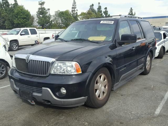 5LMFU27R24LJ00094 - 2004 LINCOLN NAVIGATOR BLACK photo 2