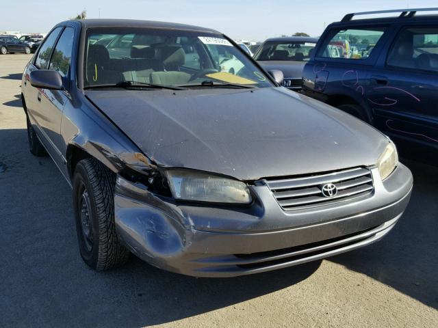 4T1BG22K3XU921805 - 1999 TOYOTA CAMRY CE GRAY photo 1