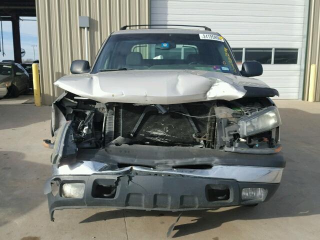 3GNEC12T64G341079 - 2004 CHEVROLET AVALANCHE GOLD photo 9