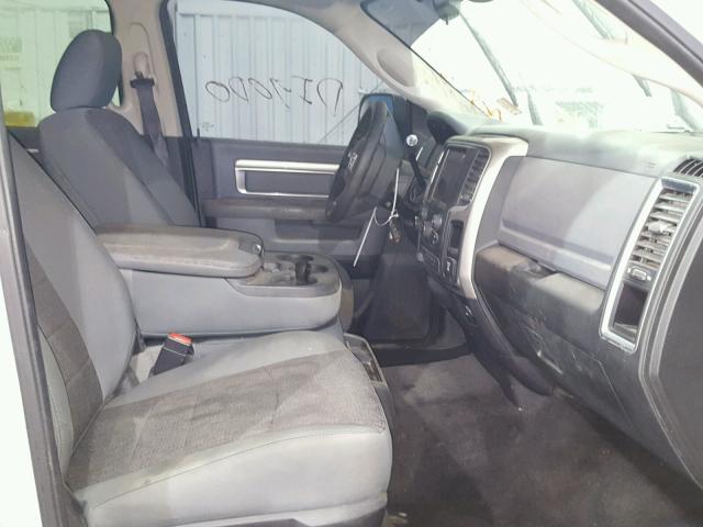 3C6UR5DLXFG712472 - 2015 RAM 2500 SLT 白色 照片 5