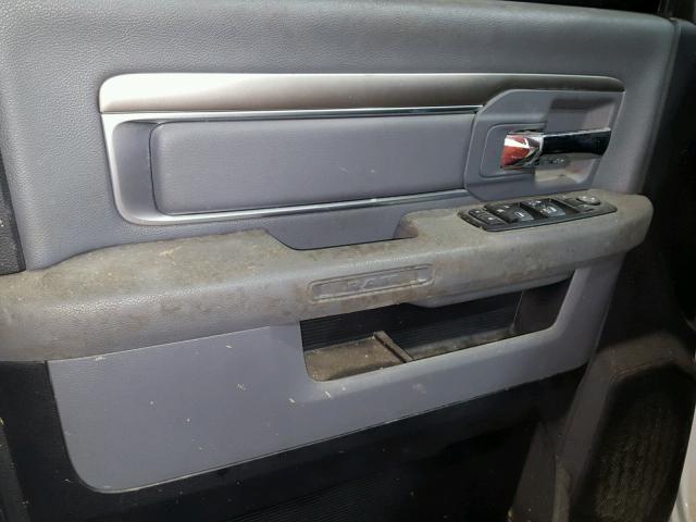 3C6UR5DLXFG712472 - 2015 RAM 2500 SLT 白色 照片 9