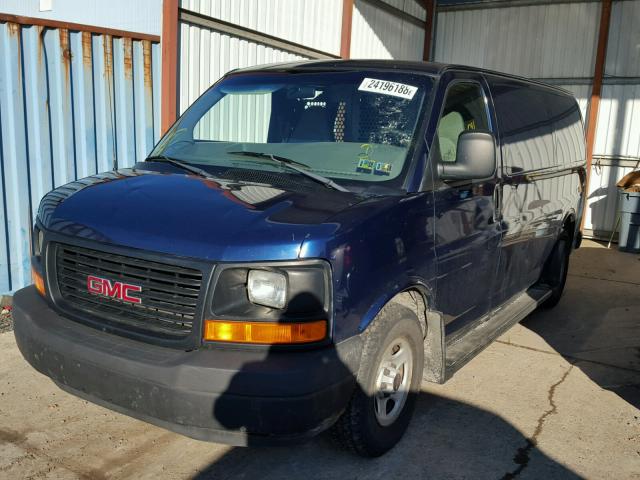 1GTFH15T531146632 - 2003 GMC SAVANA G15 BLUE photo 2