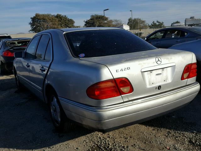 WDBJF72F9VA243349 - 1997 MERCEDES-BENZ E 420 SILVER photo 3