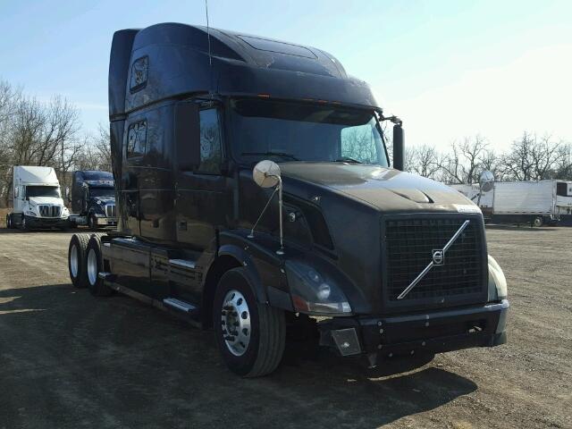 4V4NC9GH75N357431 - 2005 VOLVO VN VNL BLACK photo 1