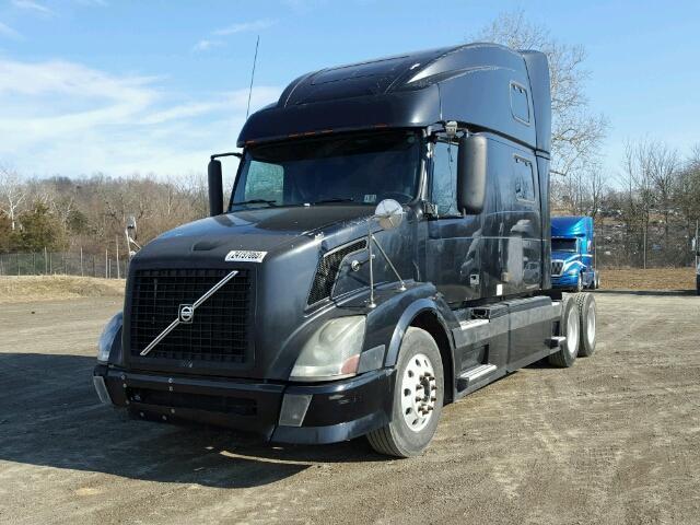 4V4NC9GH75N357431 - 2005 VOLVO VN VNL BLACK photo 2