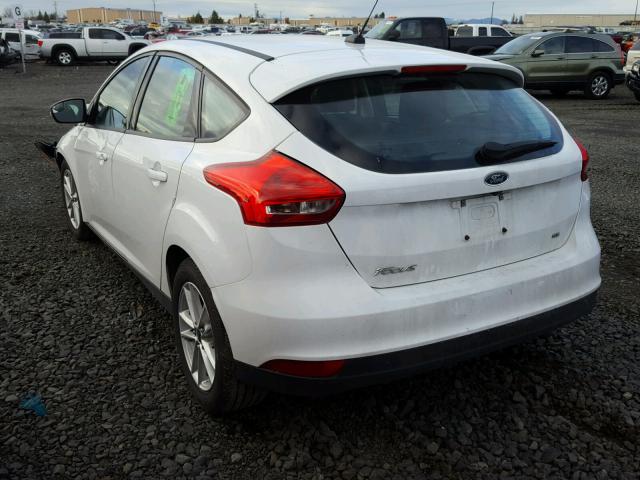 1FADP3K28FL375676 - 2015 FORD FOCUS SE WHITE photo 3