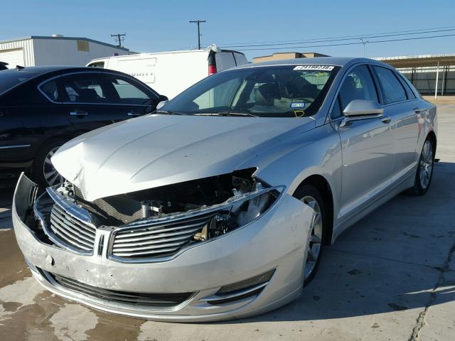 3LN6L2GK7ER820650 - 2014 LINCOLN MKZ SILVER photo 2