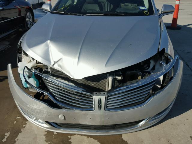 3LN6L2GK7ER820650 - 2014 LINCOLN MKZ SILVER photo 9