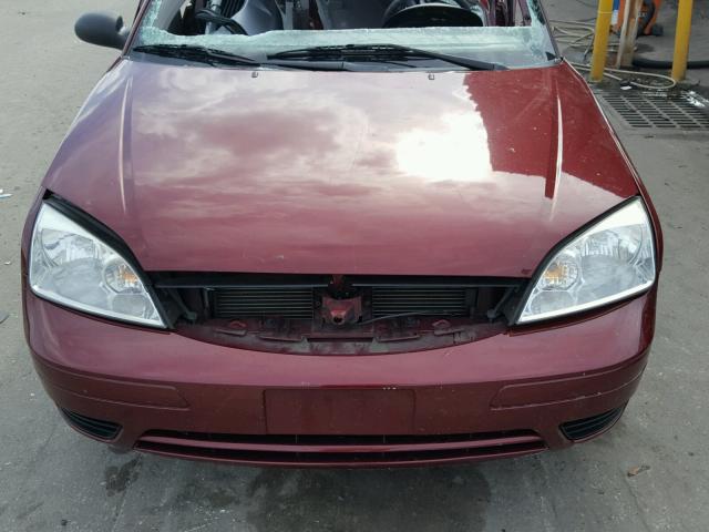 1FAFP34NX7W194692 - 2007 FORD FOCUS ZX4 BURGUNDY photo 7