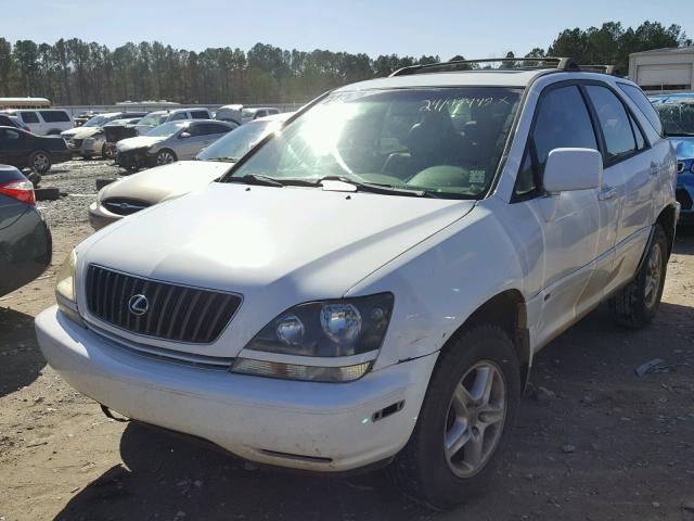 JTJGF10U710092339 - 2001 LEXUS RX 300 WHITE photo 2