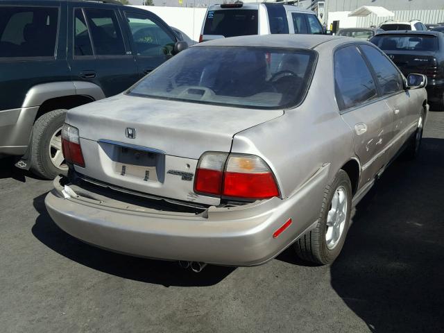 1HGCE667XVA025741 - 1997 HONDA ACCORD EX GRAY photo 4