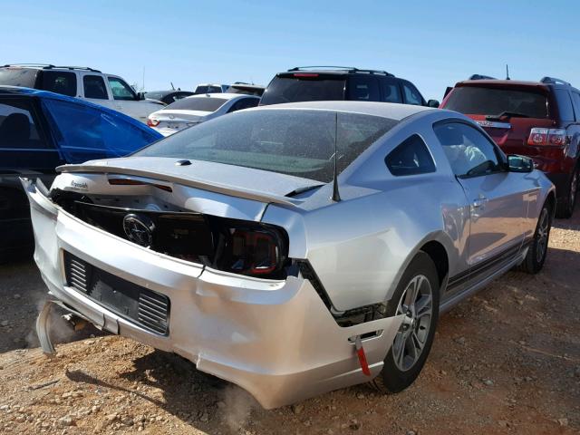 1ZVBP8AM0E5292406 - 2014 FORD MUSTANG SILVER photo 4