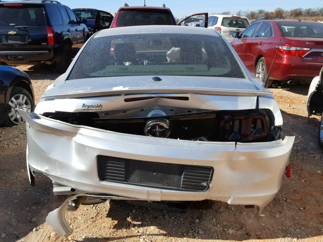 1ZVBP8AM0E5292406 - 2014 FORD MUSTANG SILVER photo 9