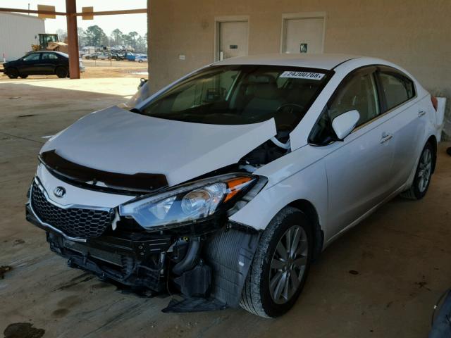 KNAFX4A84E5199949 - 2014 KIA FORTE EX WHITE photo 2