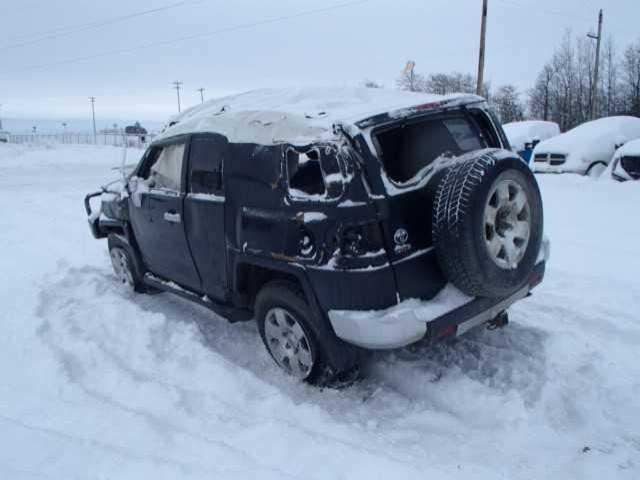 JTEBU11FX70038461 - 2007 TOYOTA FJ CRUISER BLACK photo 3