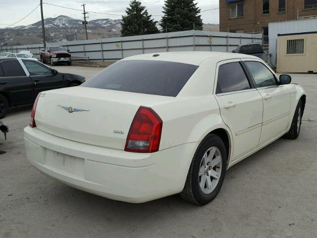 2C3LA43R77H860693 - 2007 CHRYSLER 300 CREAM photo 4