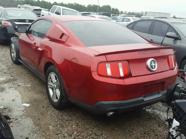 1ZVBP8AM1B5125290 - 2011 FORD MUSTANG RED photo 3