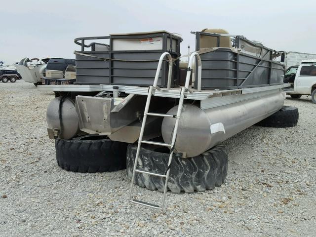 CSM01089A616 - 2016 CRES MARINE GRAY photo 4