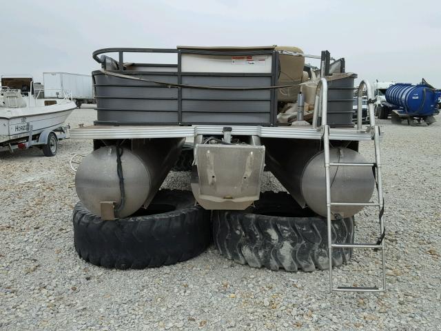 CSM01089A616 - 2016 CRES MARINE GRAY photo 9