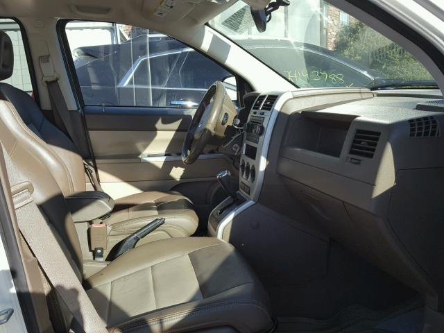 1J8FF57W78D692691 - 2008 JEEP COMPASS LI WHITE photo 5