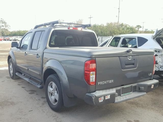 1N6AD07U05C437033 - 2005 NISSAN FRONTIER C CHARCOAL photo 3