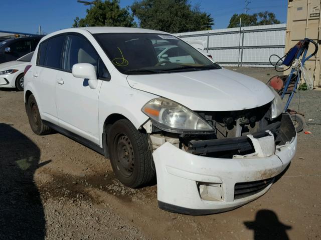 3N1BC13E77L384811 - 2007 NISSAN VERSA S WHITE photo 1