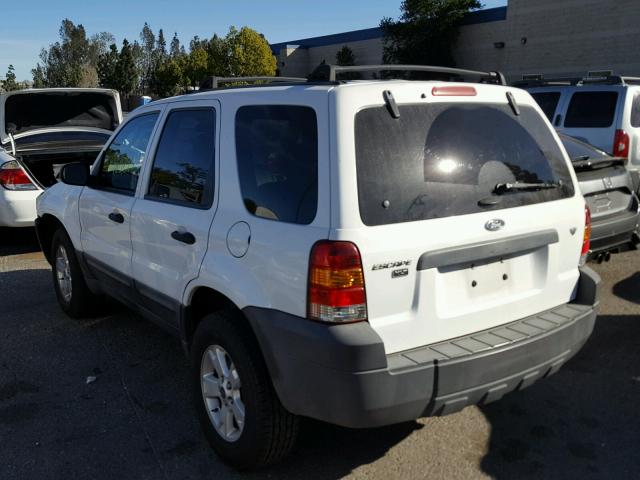 1FMYU93125KE47548 - 2005 FORD ESCAPE XLT WHITE photo 3