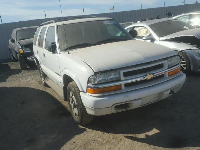 1GNDT13WX2K159329 - 2002 CHEVROLET BLAZER WHITE photo 1