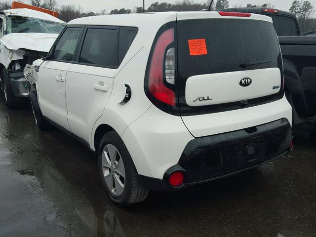 KNDJP3A53G7367861 - 2016 KIA SOUL + WHITE photo 3