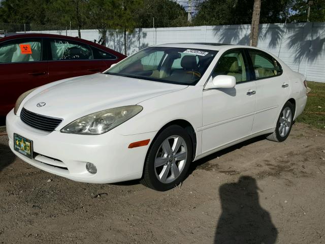 JTHBA30G955085336 - 2005 LEXUS ES 330 WHITE photo 2