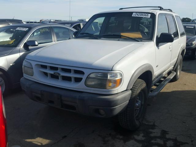 1FMZU32X6XZB28882 - 1999 FORD EXPLORER WHITE photo 2