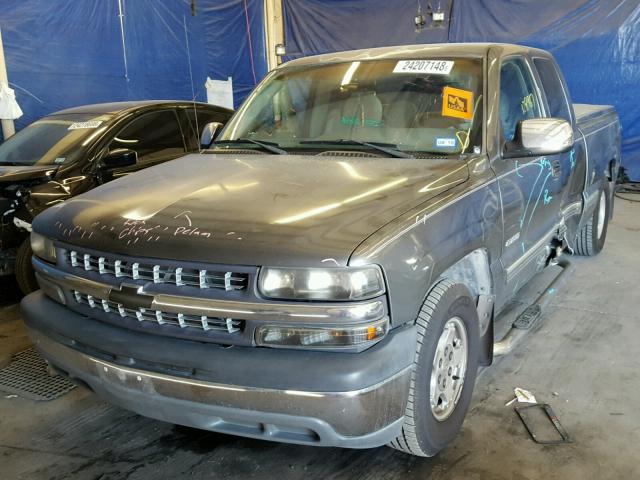 1GCEC19TXYZ108102 - 2000 CHEVROLET SILVERADO GRAY photo 2