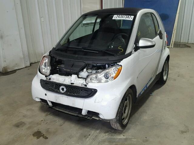 WMEEJ3BA2EK785113 - 2014 SMART FORTWO PUR TWO TONE photo 2