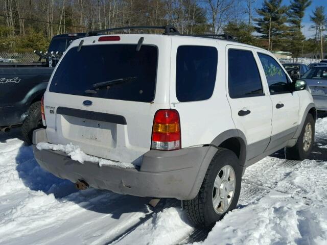 1FMYU04102KA61538 - 2002 FORD ESCAPE XLT WHITE photo 4