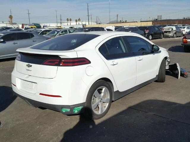 1G1RE6E41DU144560 - 2013 CHEVROLET VOLT WHITE photo 4