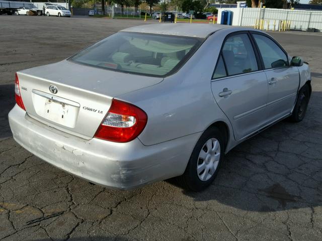 4T1BE32K22U501618 - 2002 TOYOTA CAMRY LE SILVER photo 4