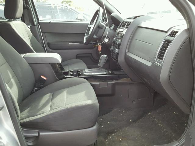 1FMCU0D78AKA34455 - 2010 FORD ESCAPE XLT SILVER photo 5