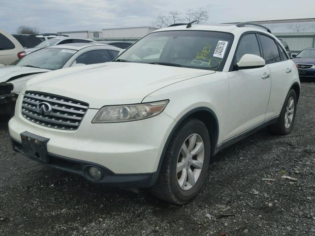 JNRAS08W74X200118 - 2004 INFINITI FX35 WHITE photo 2