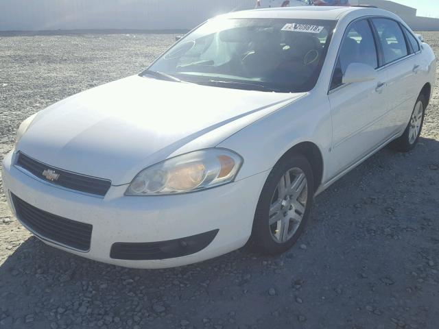 2G1WU581269265180 - 2006 CHEVROLET IMPALA LTZ WHITE photo 2