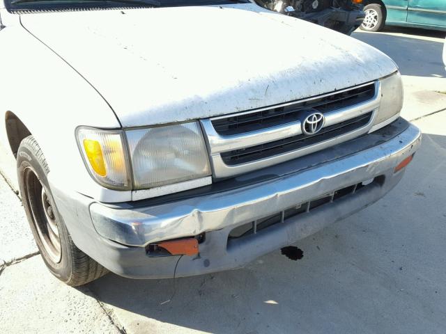 4TANL42N0XZ510198 - 1999 TOYOTA TACOMA WHITE photo 9